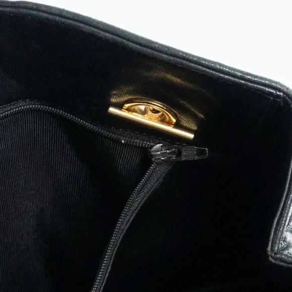 Bally Vintage Black Lamb Leather Shoulder Bag Made In Italy Diamond Quilted - Picture 9 of 12